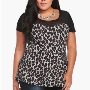 ‼️CCO SALE‼️💞Stunning Torrid Top 💕